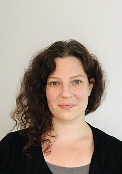 Frau Dr. Melanie Brück