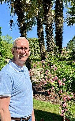  B.A., M.A. Mark Simpson